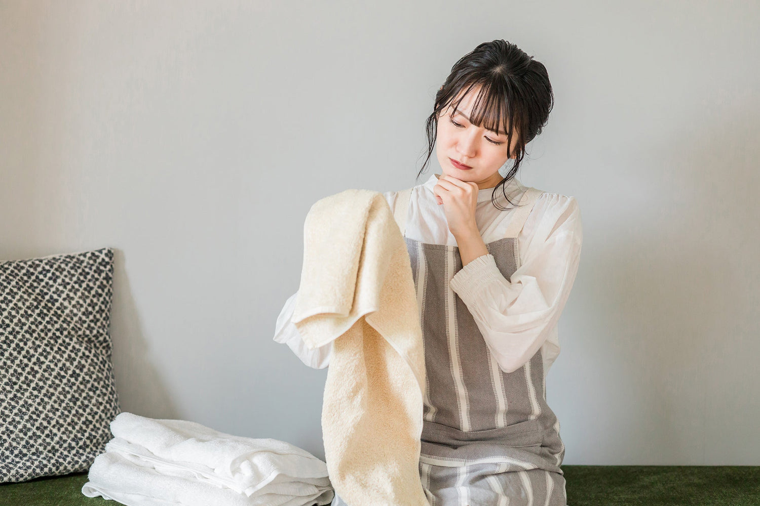 タオルがピンクに変色する原因と落とし方