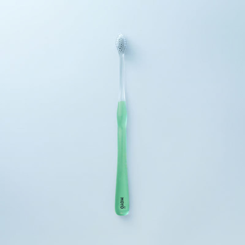 MOYÖ モヨウ TOOTHBRUSH 全6色 | 歯ブラシ クリアハンドル 歯科医師監修 薄型ヘッド 日本製